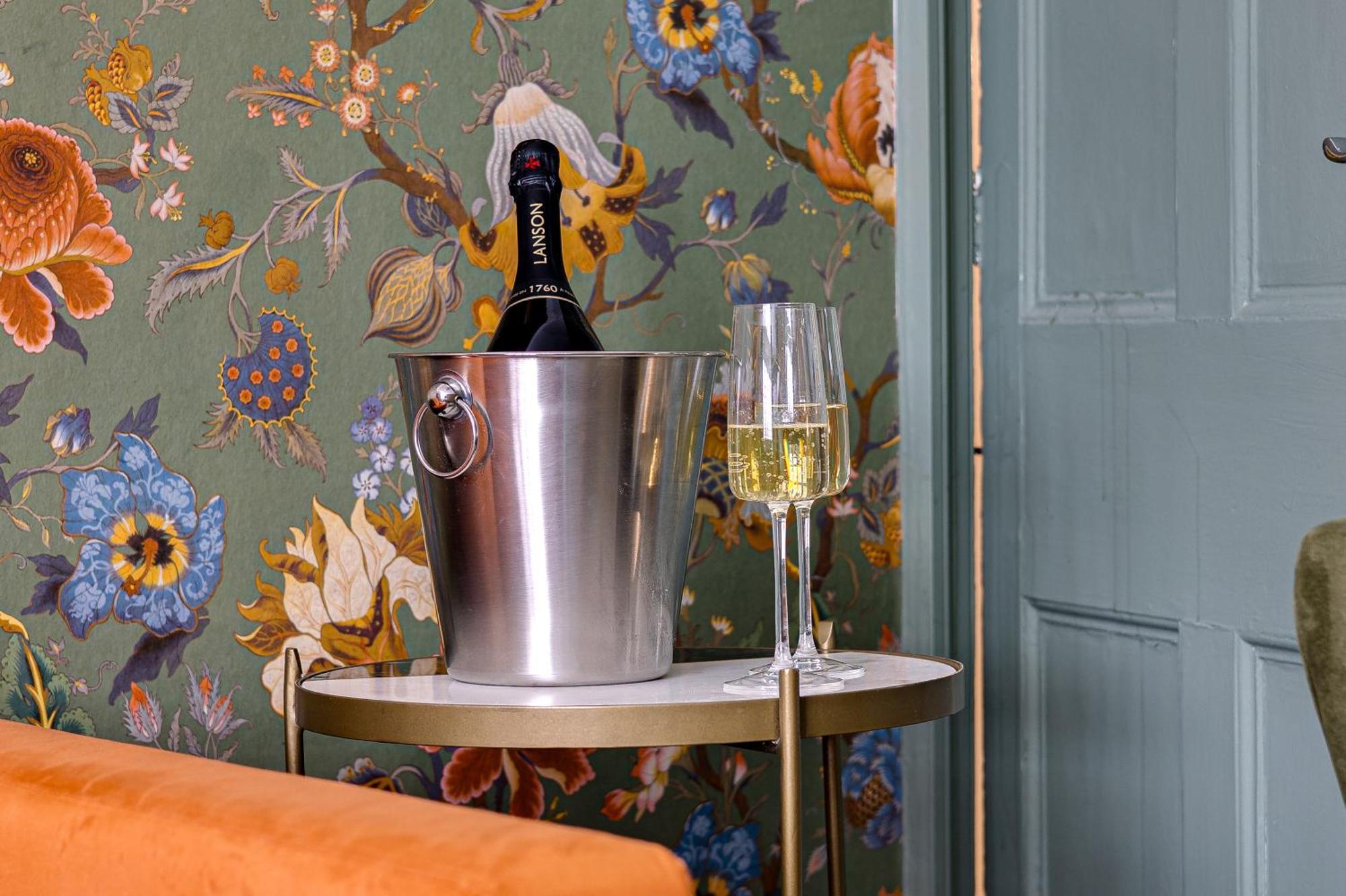 Insta-Worthy Loft On Historic Chester Rows, Sleeps 4 & Free Parking المظهر الخارجي الصورة